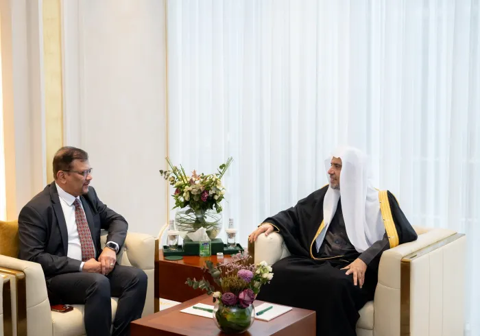 التقى معالي الأمين العام، رئيس هيئة علماء المسلمين، فضيلة الشيخ د.⁧‫محمد العيسى‬⁩ ‬⁩، في مكتبه ظهر اليوم، سعادة المدير العام لاتحاد روهينغا أراكان، السيد رضاء الدين