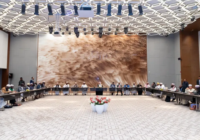 Dans le cadre de leur identité religieuse et de leur intégration nationale: Les communautés musulmanes, par leur composante consciente et distinguée, sont la fenêtre pour présenter la véritable essence de notre noble religion.