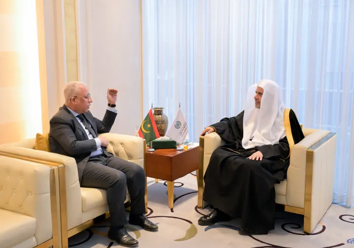 ‏التقى معالي الأمين العام، رئيس هيئة علماء المسلمين، الشيخ د.⁧‫محمد العيسى‬⁩ ‬⁩، سعادةَ سفير الجمهورية الإسلامية الموريتانية لدى المملكة العربية السعودية، السيد المختار ولد داهي