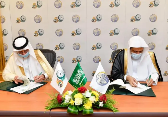 Mohammad Alissa a signé un accord avec l’organisation inter-gouvernementale OIC_OCI  pour lutter ensemble contre l’extrémisme et promouvoir le dialogue interreligieux et la coexistence pacifique.