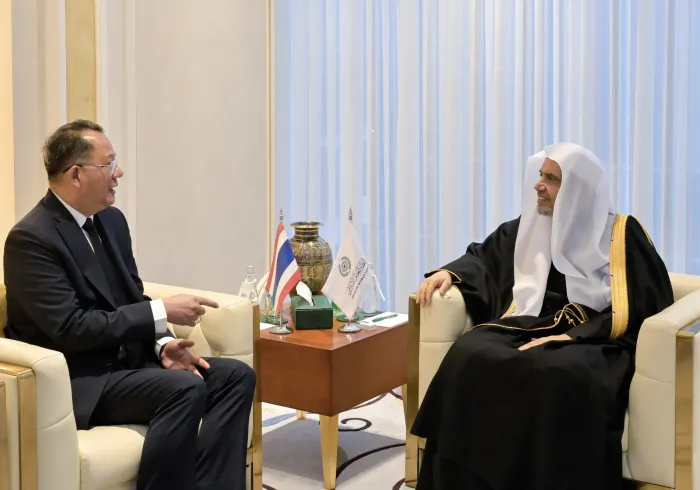Yang Mulia Sekretaris Jenderal LMD, Ketua Organisasi Ulama Muslim, Syekh Dr.Mohammed Alissa   , menerima kunjungan Yang Mulia Duta Besar Kerajaan Thailand untuk Kerajaan Arab Saudi