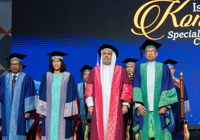 جامعة "مالايا" تمنح د.العيسى درجة الدكتوراه الفخرية في العلوم السياسية