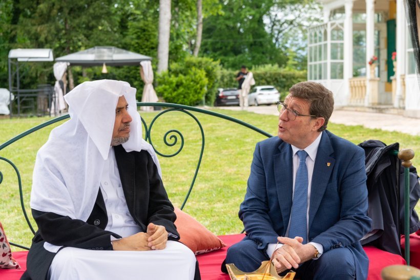 Di hadapan Presiden Pemerintah Jenewa, Tuan Mauro Poggia, anggota Parlemen Swiss, pejabat internasional, anggota korps diplomatik di Jenewa, tokoh agama dan intelektual: