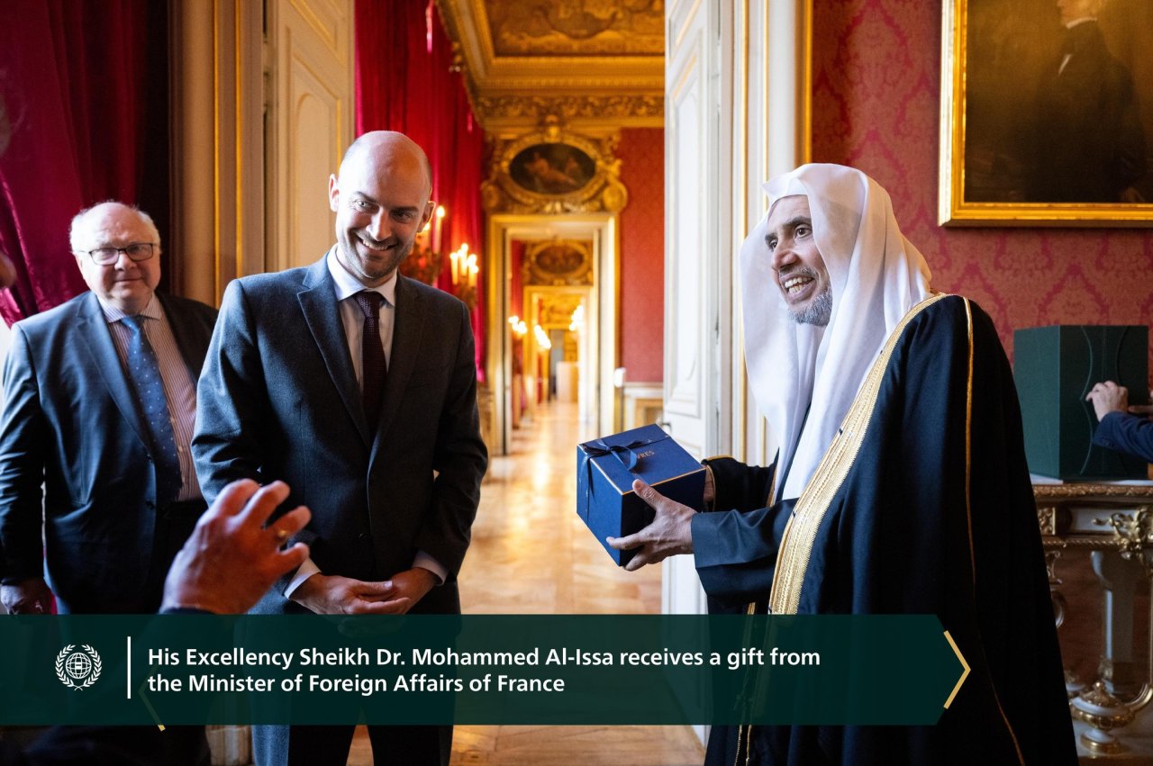 As part of an official visit, His Excellency Sheikh Dr.Mohammed Al-issa  , Secretary-General of the MWL and Chairman of the Organization of Muslim Scholars, met with His Excellency Mr. Jean-Noël Barrot, Minister of Foreign Affairs of France.