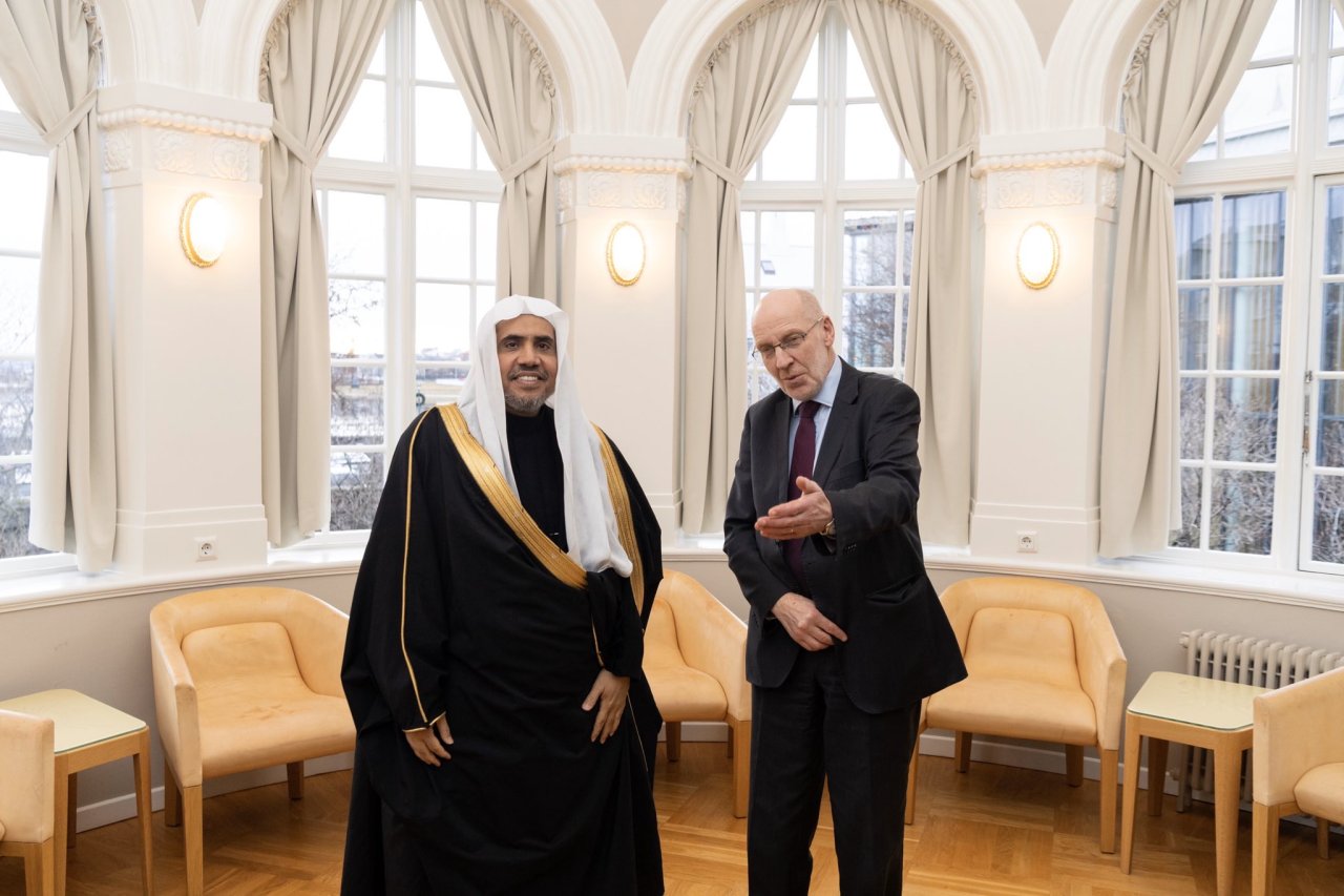 آئس لينڈ كى پارليمنٹ نے صدر كى موجودگی میں عزت مآب شیخ ڈاكٹر ⁧‫محمد العيسى‬⁩ كى ايک اہم مكالمہ سيشن ميں ميزبانى كى