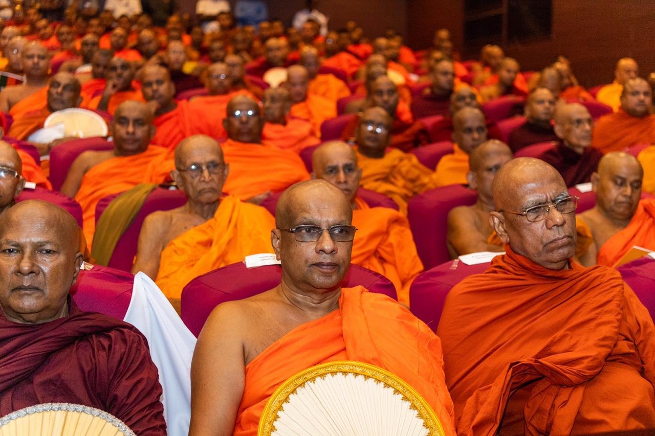 رابطة العالم الإسلامي تطلق من كولومبو قمة وئام الأديان.. والقيادة السريلانكية تثمن المبادرة