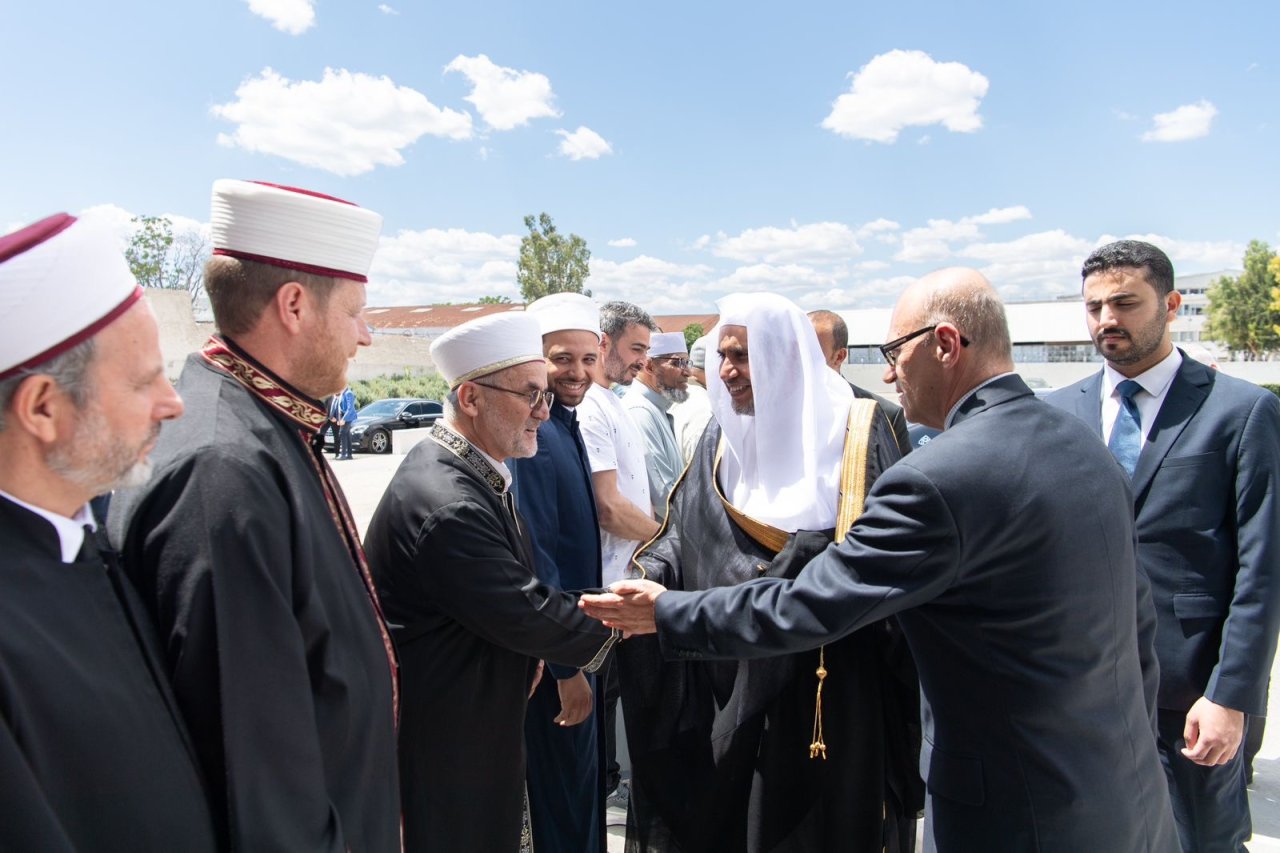 دولة رئيس وزراء اليونان يستقبل د.العيسى