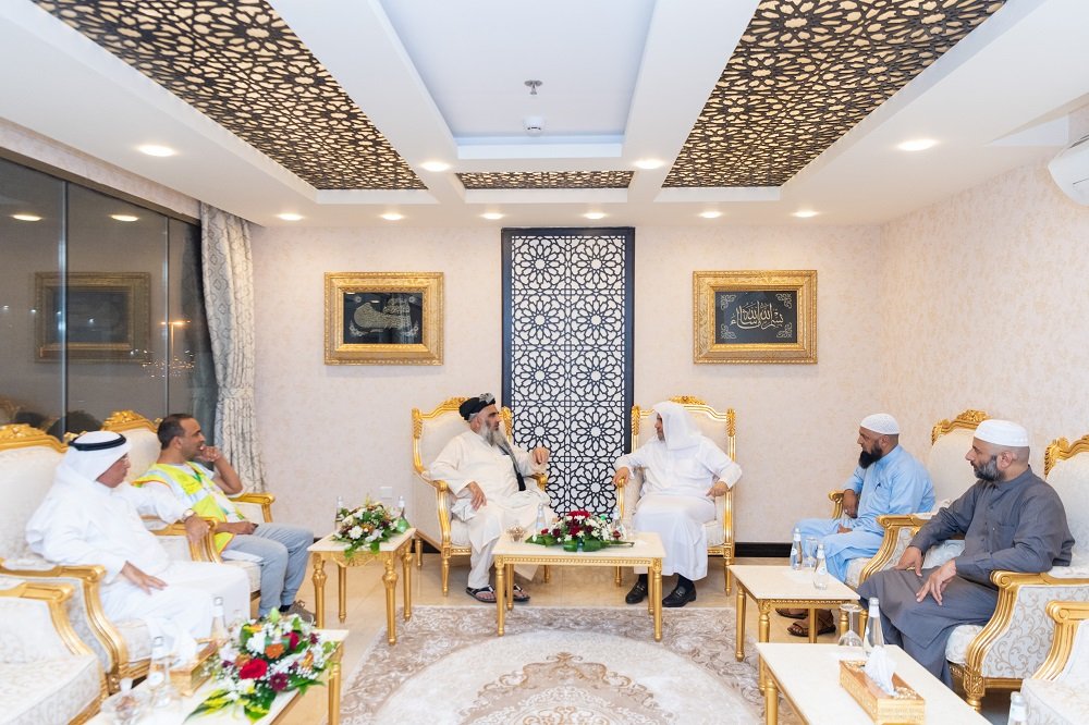 مقامات مقدسہ  میں  دنیا بھر سے حجاج کرام کی نئے سرے سے آمد پر مبارکباد اور امسال خطبۂ حج کے مندرجات کی ستائش رابطہ عالم اسلامی کے سیکرٹری جنرل  نے عالم اسلام کے نامور علمائے کرام ومفتیان عظام اور مذہبی رہنماؤں کا استقبال کیا