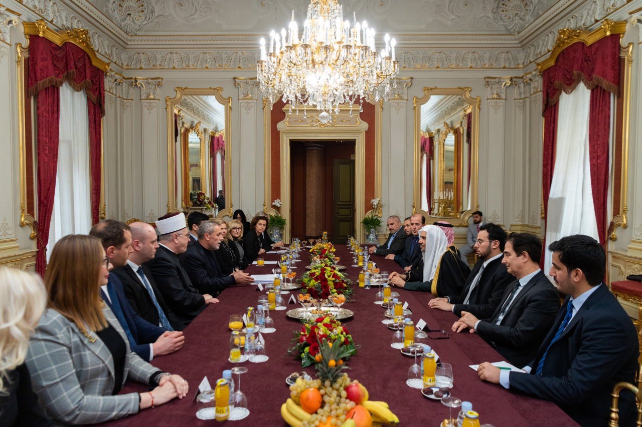 المشيخة الإسلامية وعمدة زغرب ووسائل الإعلام في كرواتيا أثناء احتفائهم اليوم بلقاء معالي الشيخ د.محمد العيسى