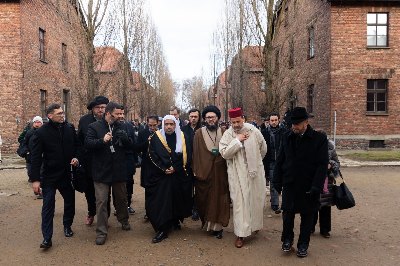 Pada Hari Peringatan Holokaus Internasional: Yang Mulia Syekh Dr.Mohammad Alissa memimpin delegasi ulama' besar islam pada Januari 2020M ke kamp pemusnahan di Auschwitz, untuk menunjukkan kepada dunia bahwa umat islam sangat mengkriminalisasi kekejaman yang mengerikan ini.