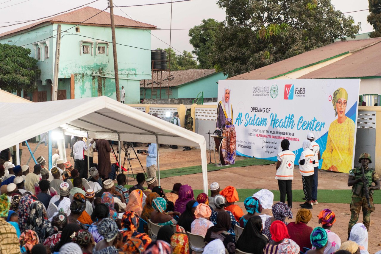 د.محمد العيسى يفتتح منشأة السلام الطبية في العاصمة الغامبية “بانجول”