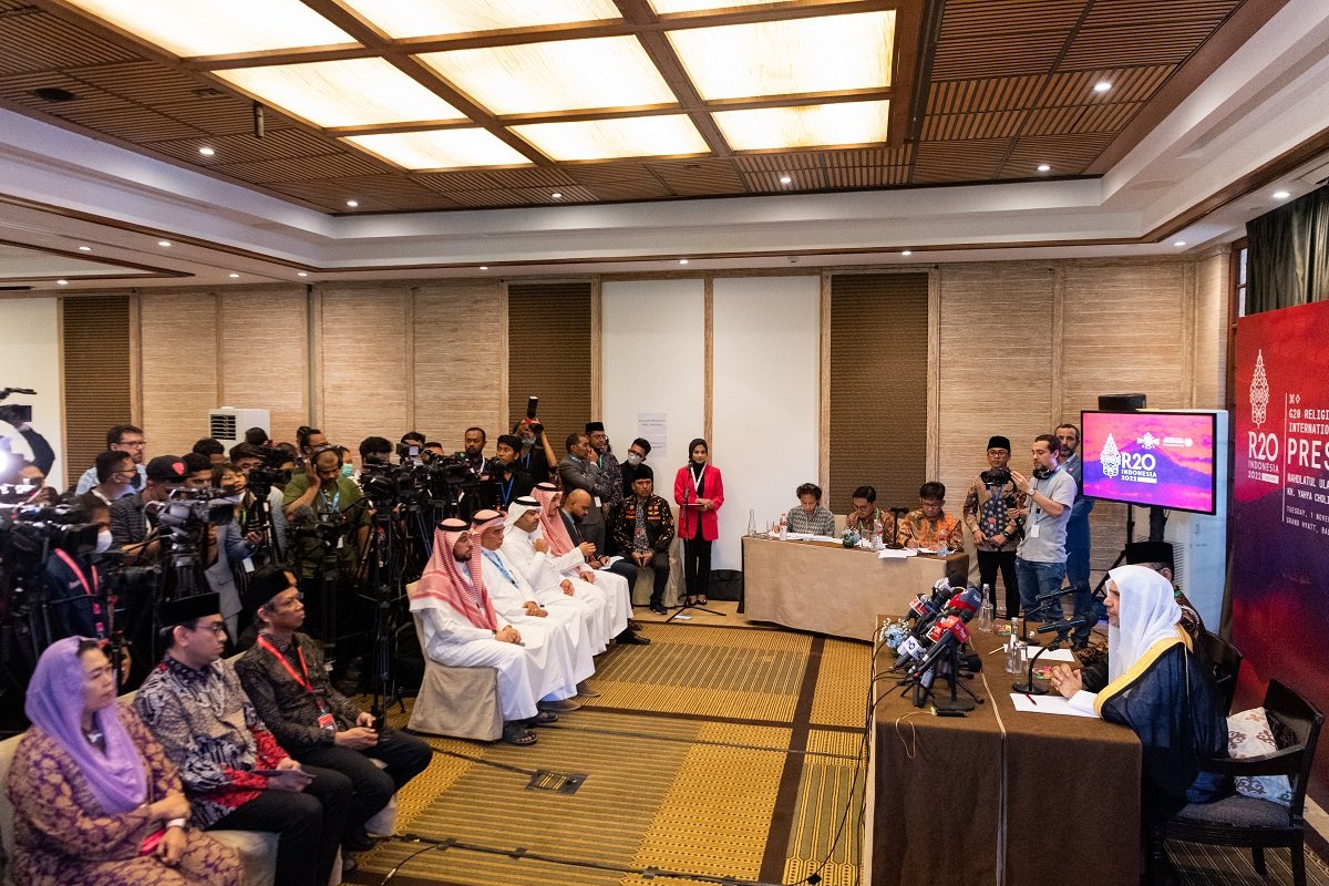 رئيسَا "R20" يعقدان مؤتمراً صحافياً، بحضور واسع لأهم وسائل الإعلام العالمية.