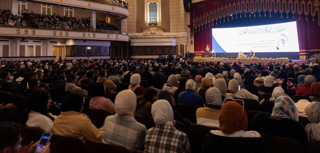 جامعة القاهرة تنظِّم محاضرة تذكارية للشيخ العيسى حول "مستجدات الفكر بين الشرق والغرب"