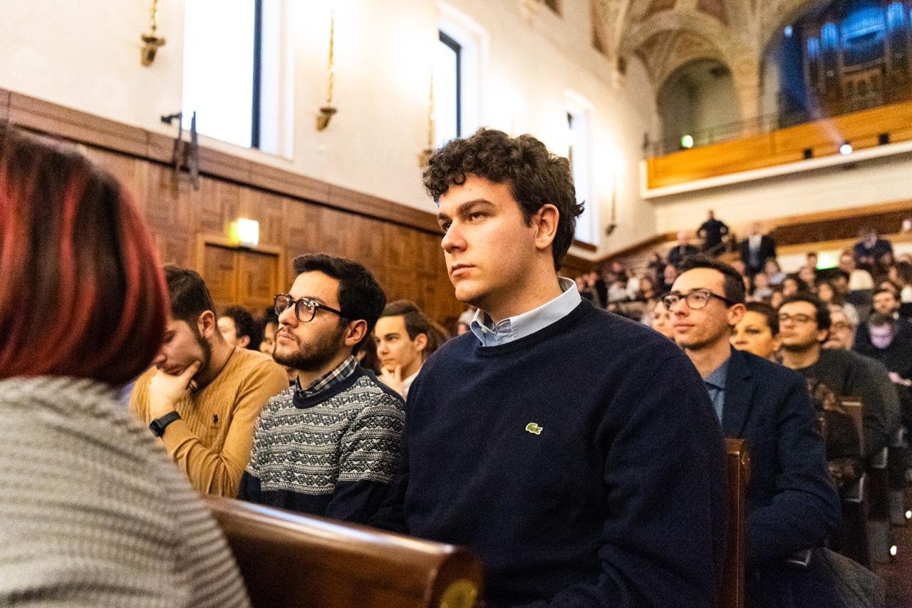 بدعوة من أكبر أكاديمية من نوعها في أوروبا بتخصصات علمية وإنسانية