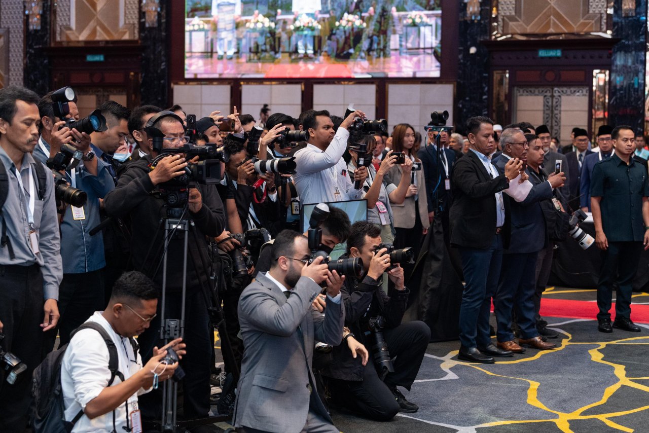 شكَّلتْ "وثيقة مكة المكرمة" محوراً مهماً في مناقشات المؤتمر بوصفها وثيقةً إسلامية إنسانية رحّب بها أتباع الأديان حول العالم