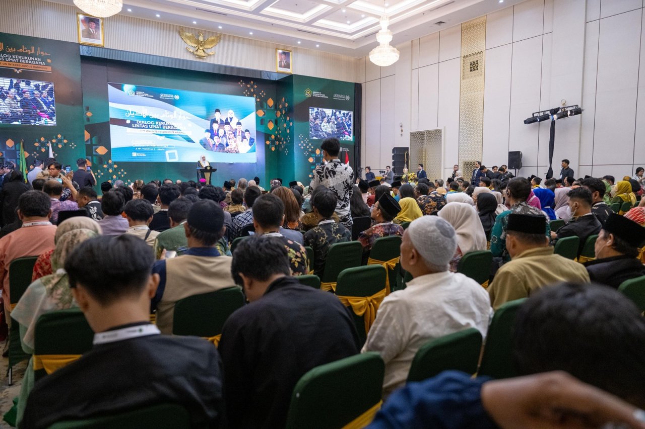 د. العيسى يلقي الكلمة الافتتاحية لمؤتمر إندونيسيا للوئام بين أتباع الأديان