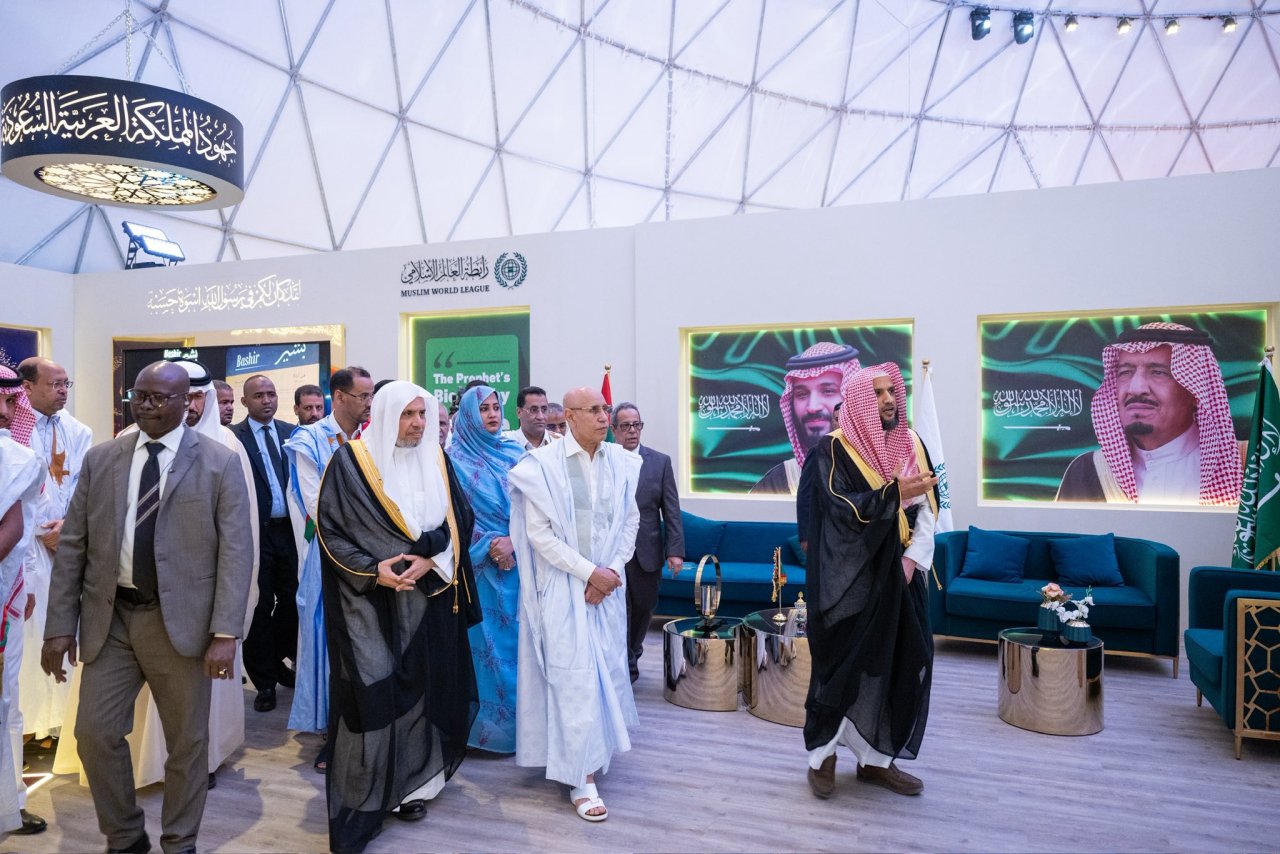 معالي الأمين العام، رئيس هيئة علماء المسلمين، المشرف العام على متاحف السيرة النبوية والحضارة الإسلامية، فضيلة الشيخ د.⁧‫#محمد_العيسى‬⁩ ⁦‪@MhmdAlissa‬⁩، في كلمته في حفل افتتاح المتحف الدوليّ للسيرة النبوية بنواكشوط: ‏"للمتحف -بإشراف ⁧‫#رابطة_العالم_الإسلامي‬⁩- عنايةٌ بدلائل النبوة بخاصةٍ، ودلائل الإيمان بعامّة، كما له عنايةٌ بالتصدّي للشبهات، أيًّا كان مصدرُها وباعثُها".