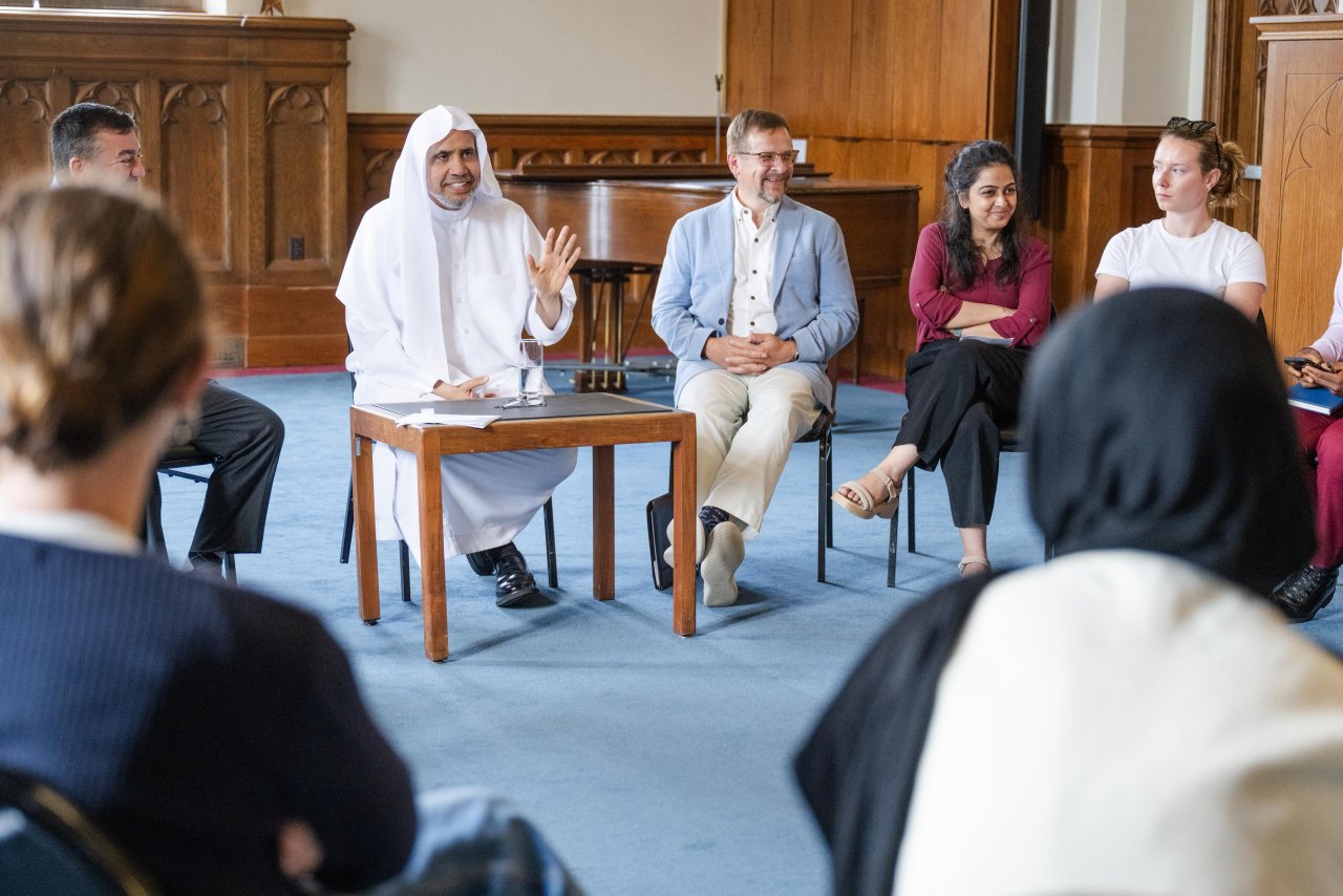 استضافتْ جامعةُ ديوك الأمريكية الرائدة عالميًّا، محاضرةً لمعالي الأمين العام لرابطة العالم الإسلامي، رئيس هيئة علماء المسلمين، فضيلة الشيخ الدكتور محمد بن عبدالكريم العيسى‬⁩، حول الحضارة الإسلامية ومسيرتها في العلوم والآداب