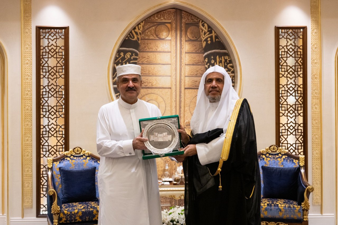 ‏استقبل معالي الأمين العام رئيس هيئة علماء المسلمين، الشيخ د.⁧‫محمد العيسى‬⁩‬⁩ مساء اليوم، معالي رئيس المحكمة العليا بجمهورية باكستان الإسلامية، القاضي يحيى أفريدي