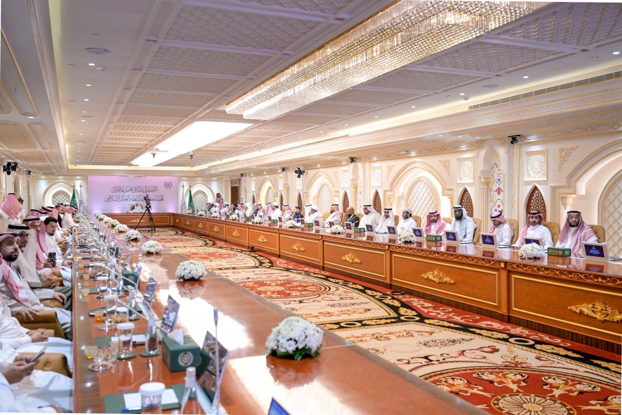 ‏في هذا اليوم من مكة المكرمة:  ‏معالي الأمين العام، فضيلة الشيخ د. ⁧‫محمد العيسى‬⁩‬⁩ يُطلق "المجموعة الأولى من المصاحف المرتّلة لرابطة العالم الإسلامي" والتي ستكون متاحةً للتحميل مجاناً: