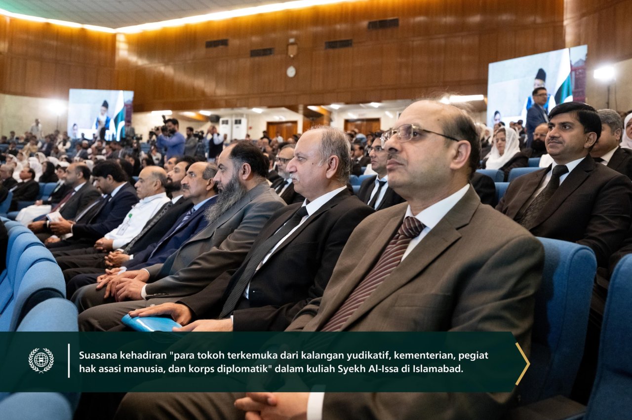 Kemarin siang di "Islamabad" .. dan yang pertama kali terjadi dalam sejarah Mahkamah Agung Pakistan: