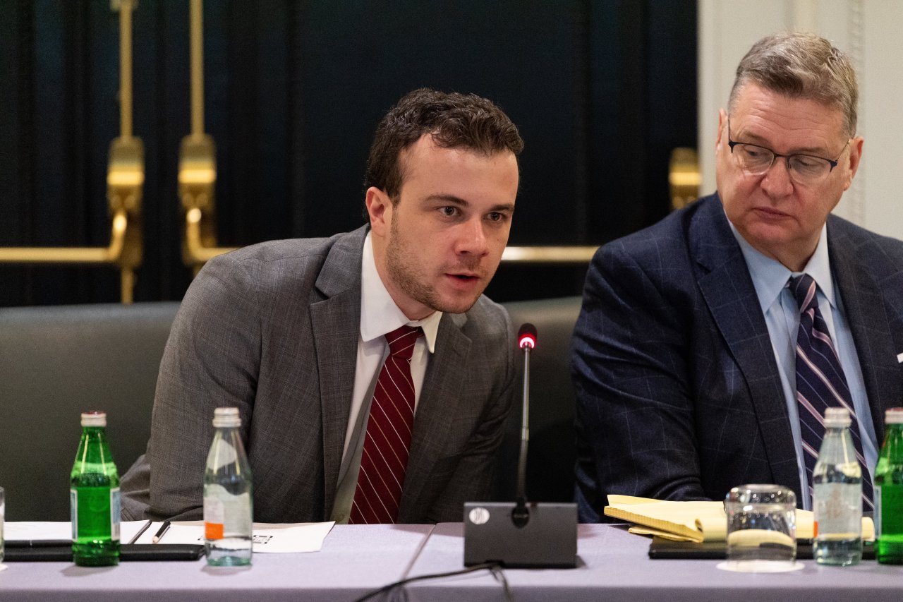 Di kediamannya di Washington, Yang Mulia Sekretaris Jenderal LMD,  Ketua Asosiasi Ulama Muslim, Syekh Dr. Mohammed Al-Issa , bertemu dengan sejumlah pemimpin organisasi kemanusiaan internasional dan pemimpin agama yang bekerja di Amerika Serikat