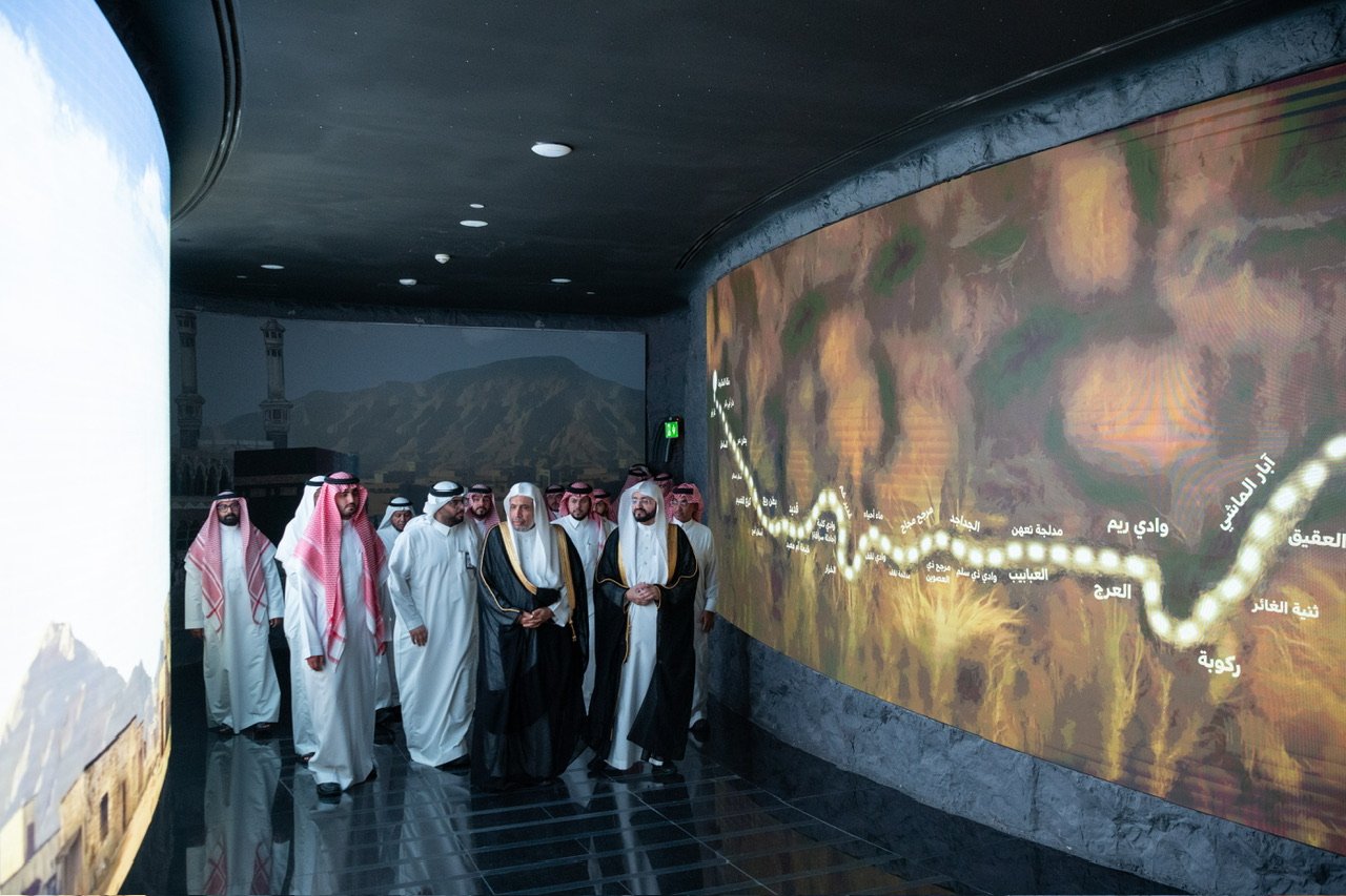تَفقَّد المشروع واطّلعْ على الأقسام المتنوّعة وشاهِد العروض المرئية د.العيسى يُعلن الإطلاق "التجريبي" للمتحف الدولي للسيرة النبويّة بأبراج الساعة
