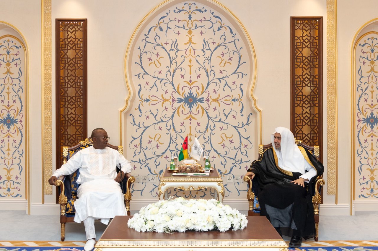 Nos alegró en la LigadelMundoIslamico la visita del Presidente de Guinea-Bissau, el Sr. Umaro Sissoco Embaló, quien fue recibido por el Secretario General y Presidente de la Comisión de Ulemas Musulmanes, el Sheij Mohammed Al-Issa.