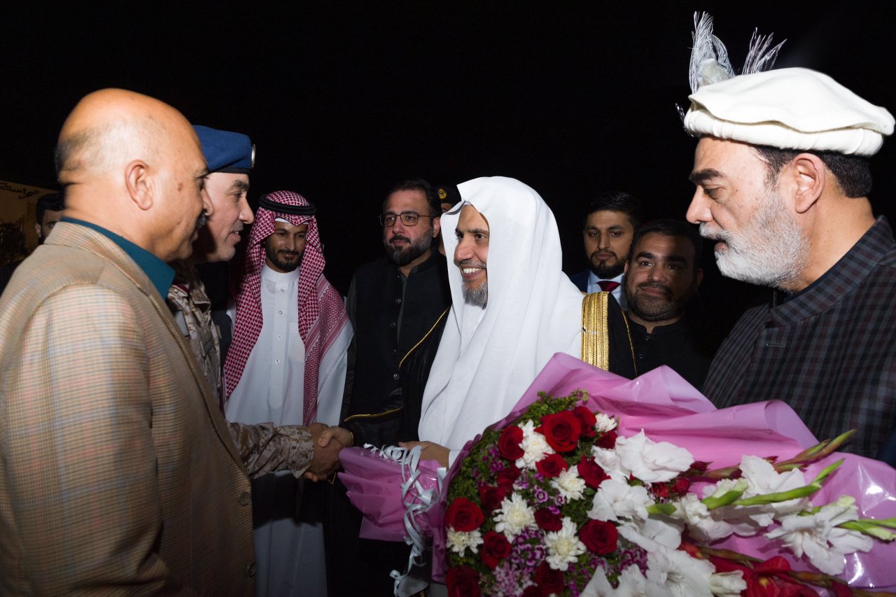 بدعوةٍ رسميةٍ من دولة رئيس الوزراء الباكستاني، "لإلقاء خطبة عيد الفطر المبارك في جامع الملك فيصل بإسلام آباد" وصل معالي الأمين العام، رئيس هيئة علماء المسلمين، فضيلة الشيخ د. ⁧‫محمد العيسى‬⁩، إلى إسلام آباد