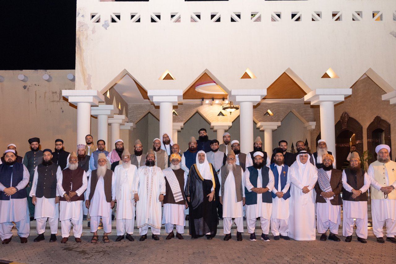 “Pertemuan Pertama Ulama Pakistan” diadakan dengan dihadiri oleh Yang Mulia Sekretaris Jendral LMD, Ketua Asosiasi Ulama Muslim, Syekh Dr. Mohammed Alissa