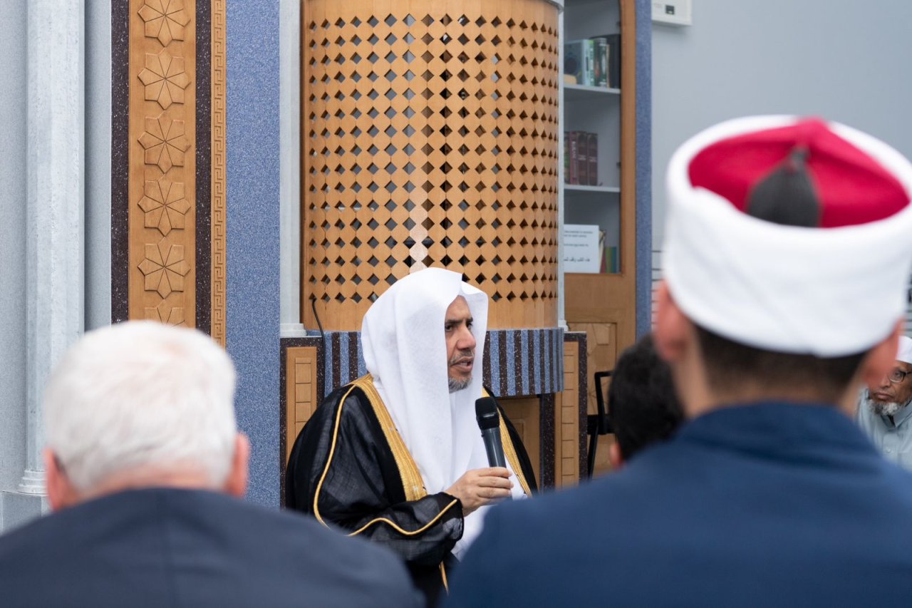 دولة رئيس وزراء اليونان يستقبل د.العيسى