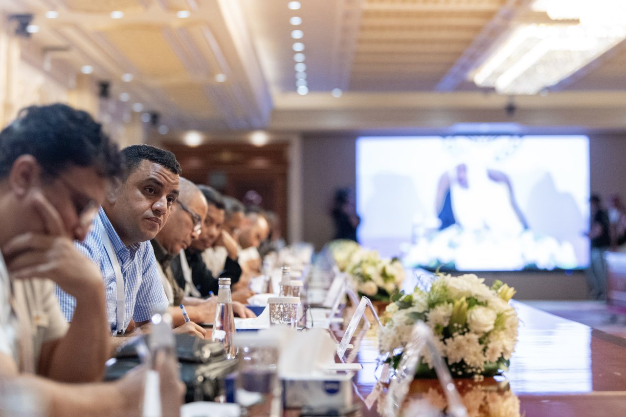 Durante un foro de diálogo con el Sheij Mohammed Al-Issa sobre varias cuestiones islámicas e internacionales