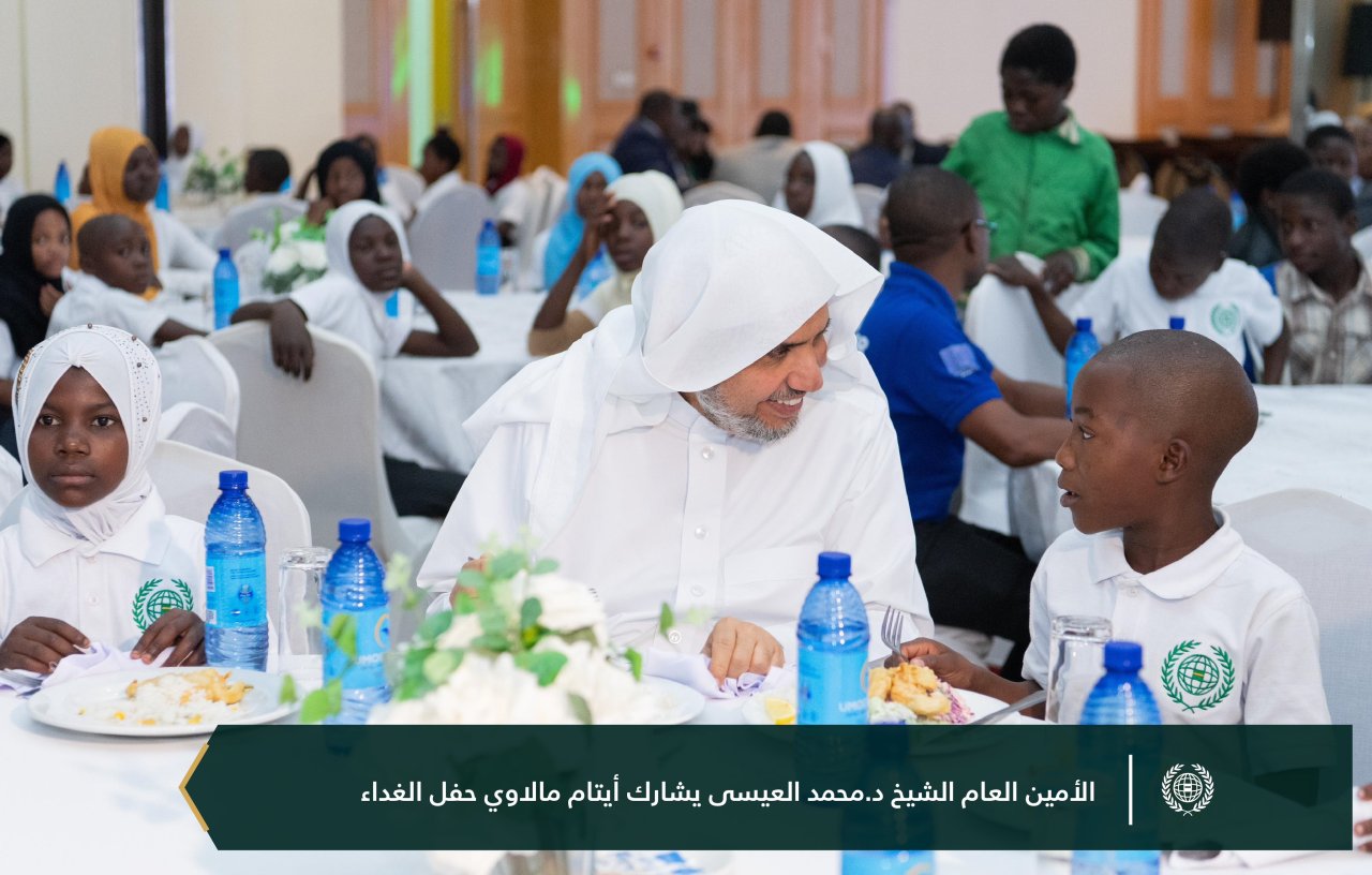 احتفت ⁧‫رابطة العالم الإسلامي‬⁩ ببرامجها الموجَّهة للأيتام في جمهورية مالاوي، بحضور فخامة الرئيس، السيد لازاروس ماكارثي تشاكويرا، ومعالي الأمين العام، رئيس هيئة علماء المسلمين، فضيلة الشيخ د.⁧‫محمد العيسى‬⁩، ثم سلّمهم معاليه "مخصَّصاتهم"