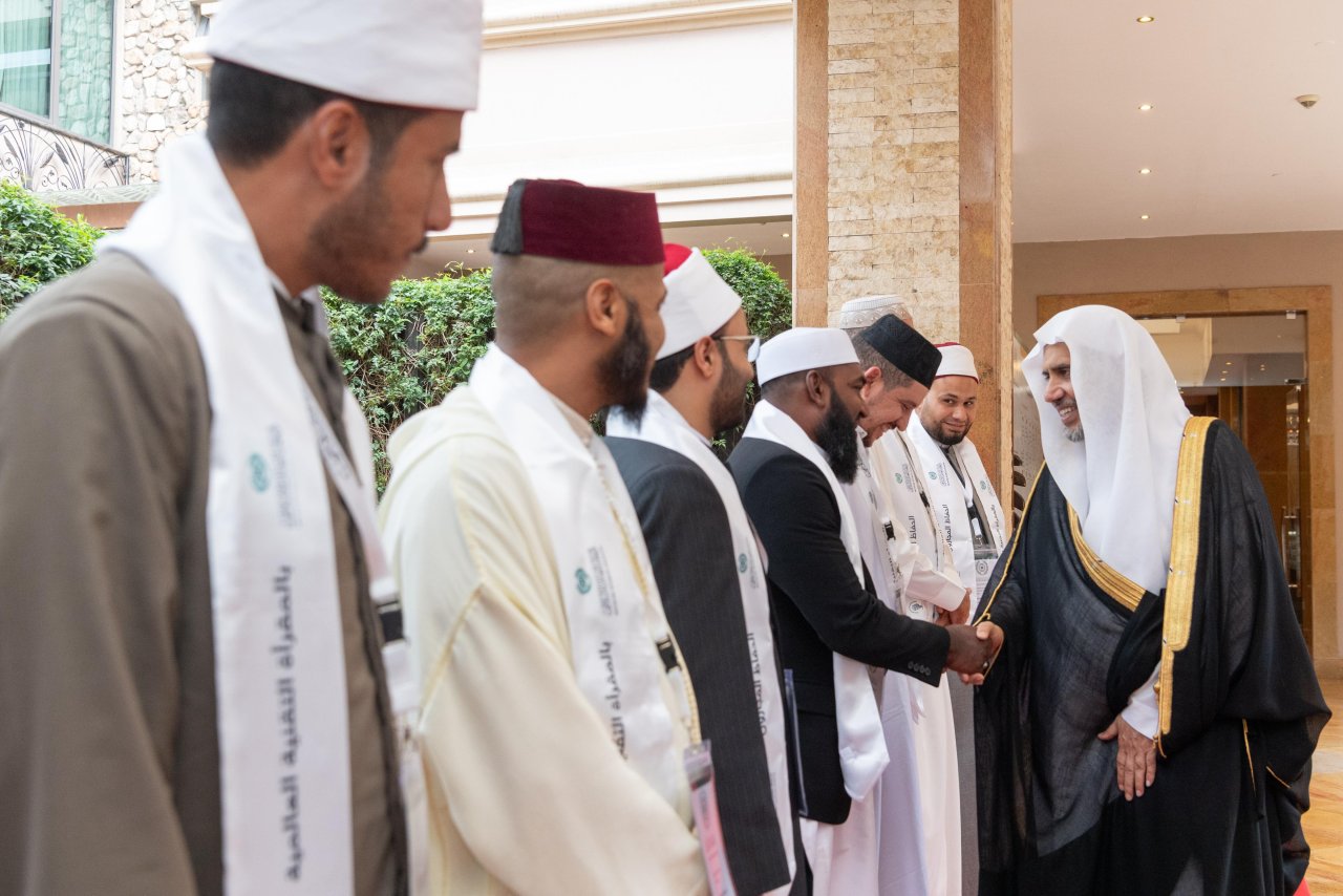 أكبر احتفالية قرآنيةٍ على المستوى الأفريقي  الأمين العام لرابطة العالم الإسلامي يُكرِّم الفائزين في مسابقة النُّخبة للقراءات العشر