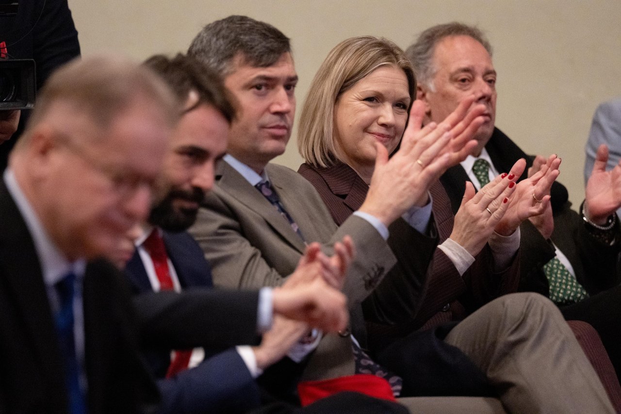 En diciembre de 2024, el Sheij Mohammed Al-Issa recibió la beca honorífica superior postdoctoral en derecho de la Universidad pública de Bolonia