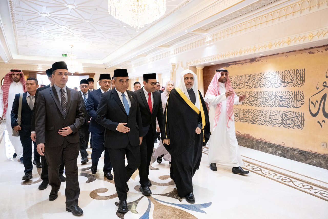 *رئيس مجلس الشورى الشعبي بجمهورية إندونيسيا يزور رابطة العالم الإسلامي ويلتقي أمينها العام*