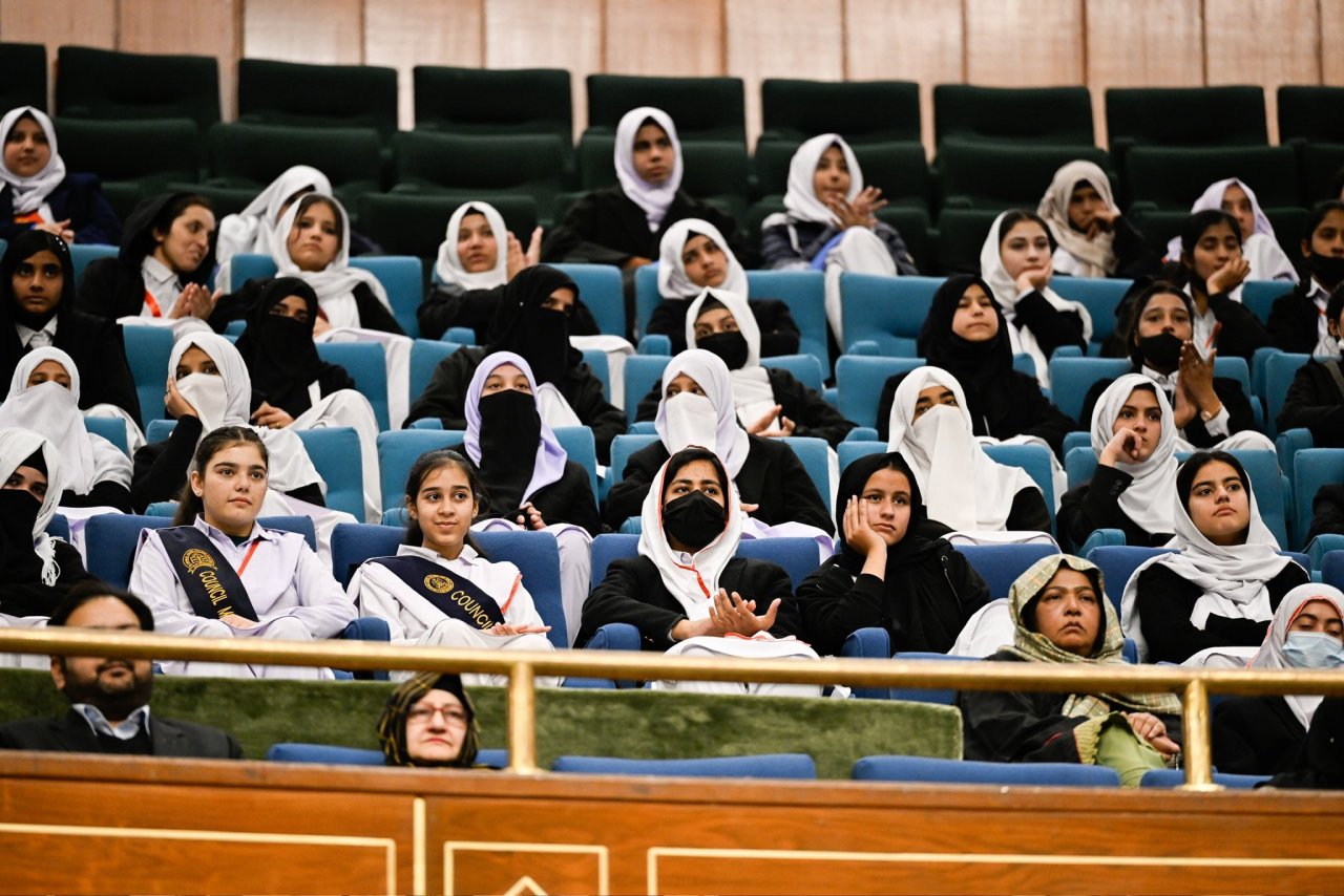 معالي الأمين العام، رئيس هيئة علماء المسلمين، فضيلة الشيخ د.محمد العيسى‬⁩‬⁩ ‏خلال إطلاق مبادرة تعليم الفتيات ‬⁩ في المجتمعات المسلمة من العاصمة الباكستانية "إسلام آباد"