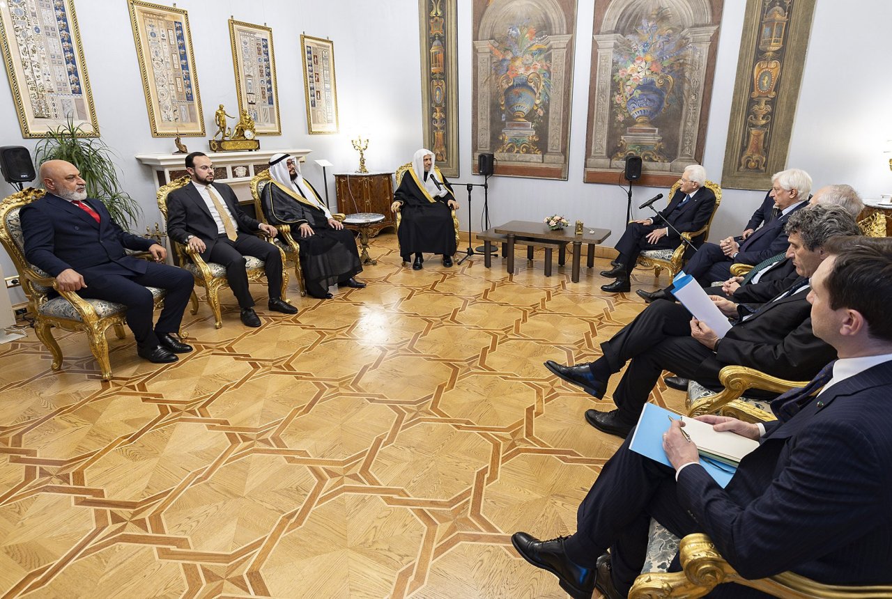 El Presidente de la República Italiana, el Sr. Sergio Mattarella, recibió anoche en el palacio presidencial de Roma al Secretario General de la Liga del Mundo Islámico, Presidente de la Comisión de Ulemas, el Sheij Mohammed Al-Issa.