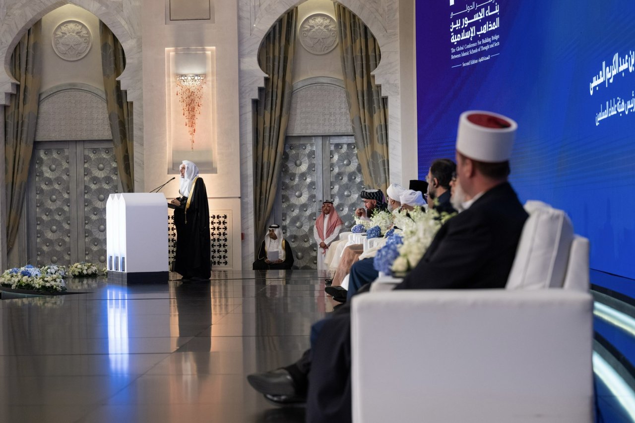 معالي الأمين العام، رئيس هيئة علماء المسلمين، فضيلة الشيخ، د.⁧‫محمد العيسى‬⁩ في الجلسة الافتتاحية لمؤتمر ⁧‫بناء الجسور بين المذاهب‬⁩ الإسلامية