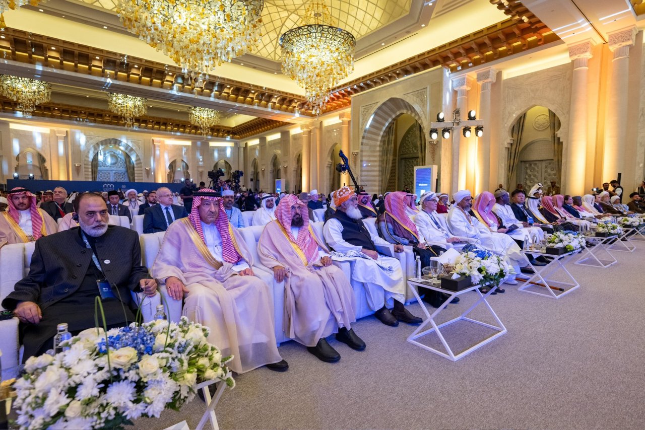 معالي الأمين العام، رئيس هيئة علماء المسلمين، فضيلة الشيخ، د.⁧‫محمد العيسى‬⁩ في الجلسة الافتتاحية لمؤتمر ⁧‫بناء الجسور بين المذاهب‬⁩ الإسلامية