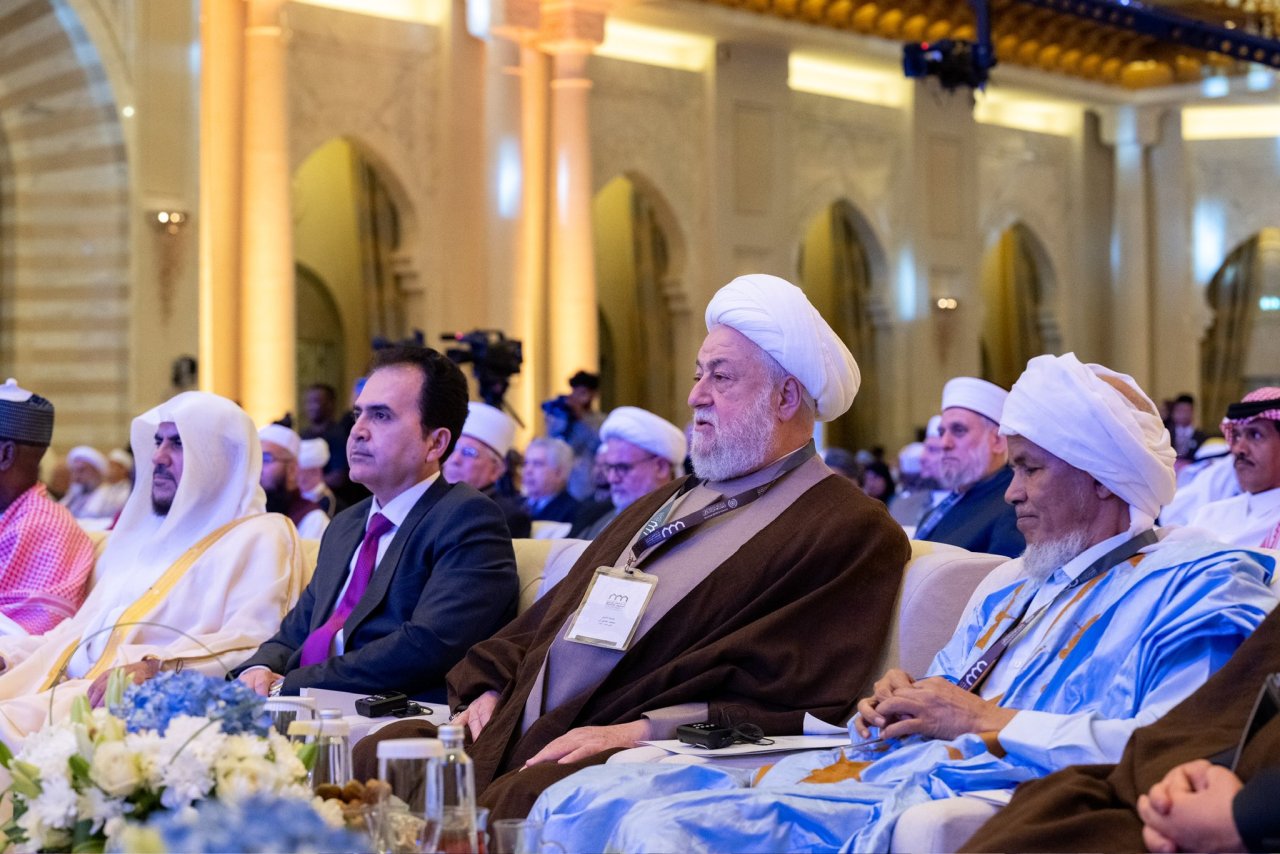 معالي الأمين العام ، رئيس هيئة علماء المسلمين، فضيلة الشيخ د.⁧‫محمد العيسى‬⁩‬⁩ في الجلسة الافتتاحية لمؤتمر ⁧‫بناء الجسور بين المذاهب‬⁩ الإسلامية