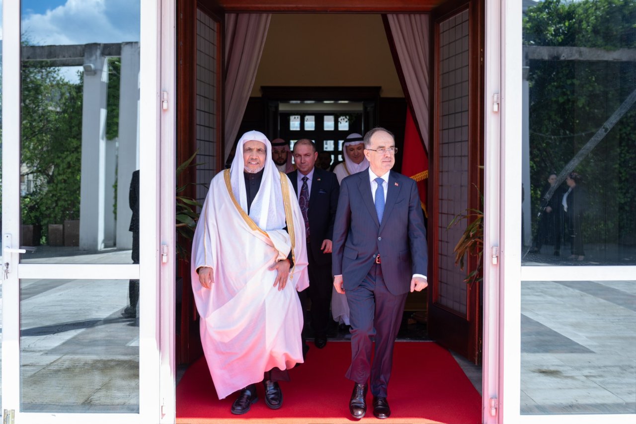 The President of the Republic of Albania, Mr. Bajram Begaj, received at the Presidential Palace of the capital, Tirana, the Secretary General, President of the Commission of Ulemas, Sheikh Mohammed Alissa