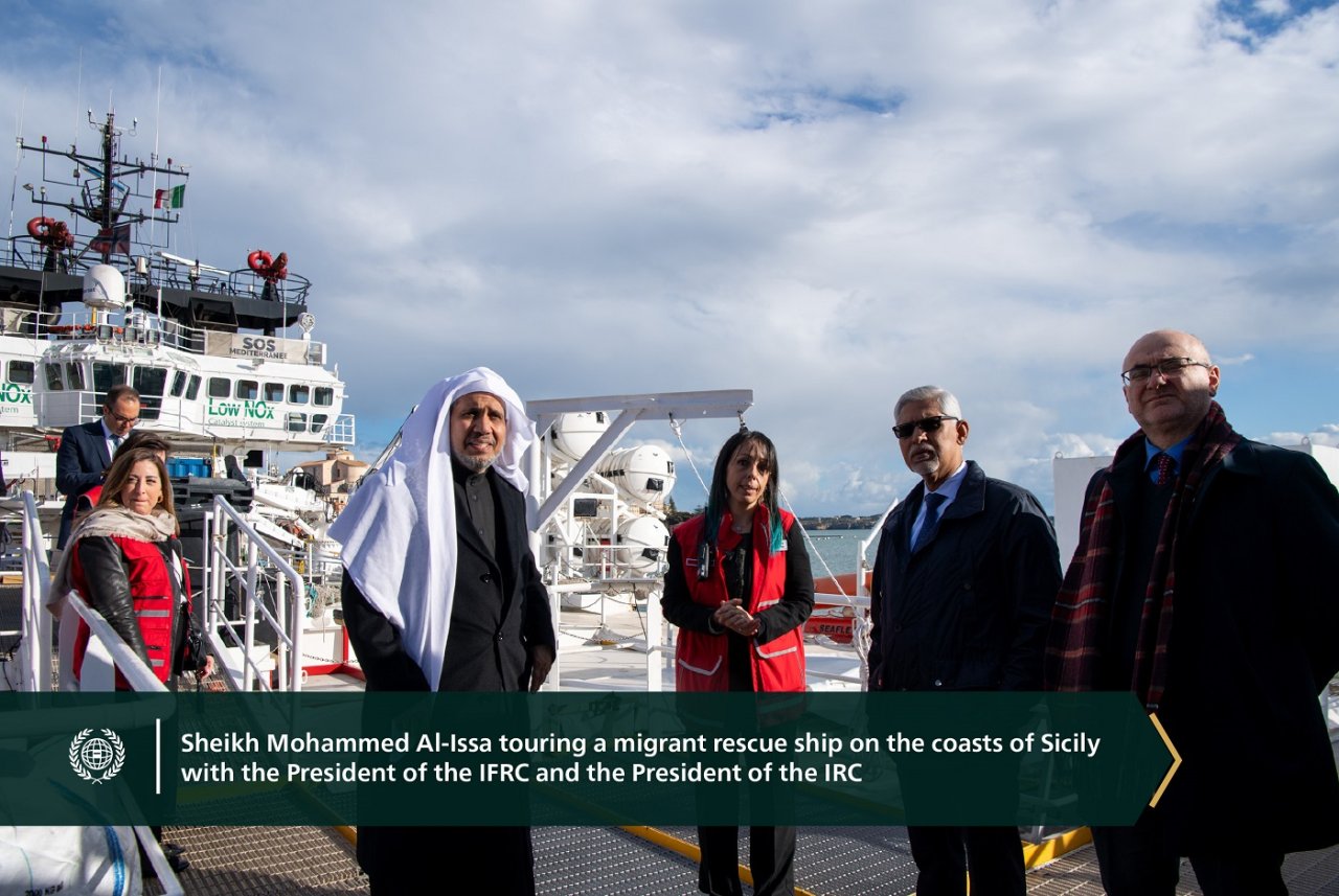 His Excellency Sheikh Dr. Mohammed Al-Issa, Secretary-General of the Muslim World League (MWL), met with the president of the International Federation of the Red Cross and Red Crescent Societies, in the presence of the President of the Italian Red Cross