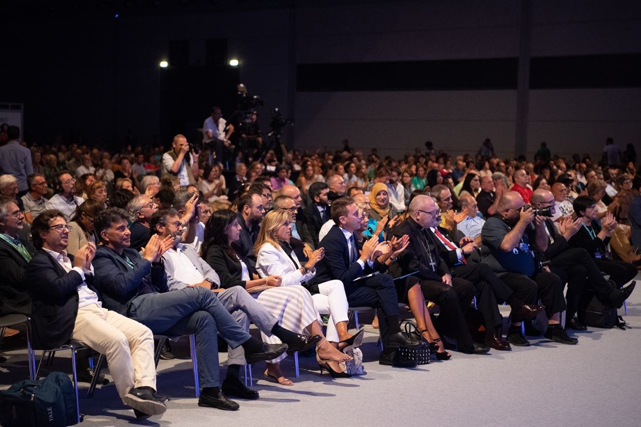 اختيار رابطة العالم الإسلامي للتحدث باسم الحضارة الإسلامية في لقاء "بناء الجسور" بايطاليا.. بحضور أكثر من مليون شخص