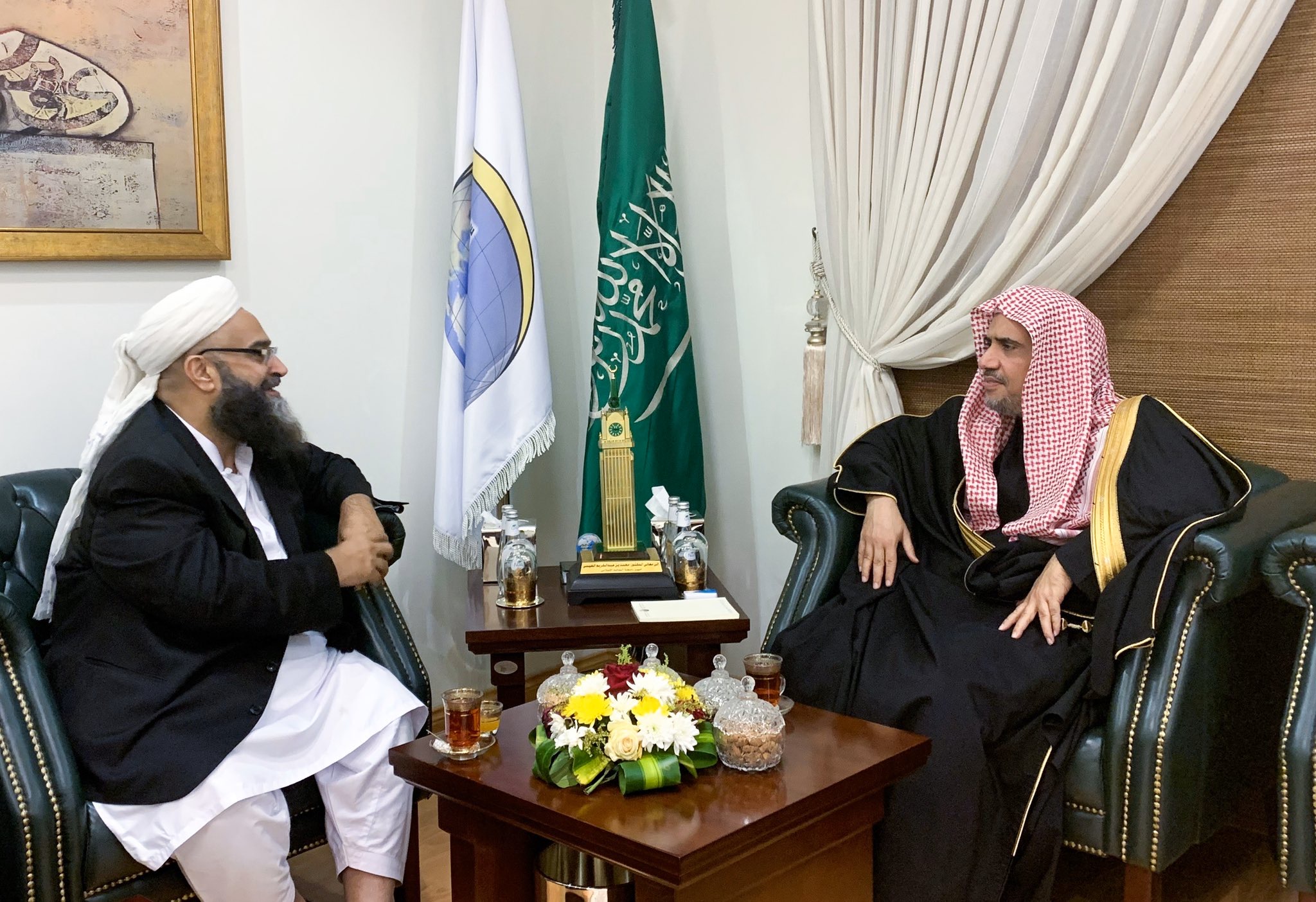 عزت مآب شيخ ڈاكٹر ⁧‫محمد العيسى‬⁩ نے گذشتہ شام ⁧‫پاكستان‬⁩ علماء كونسل كے چيئرمين شيخ طاہر محمود اشرفى سے ملاقات كى