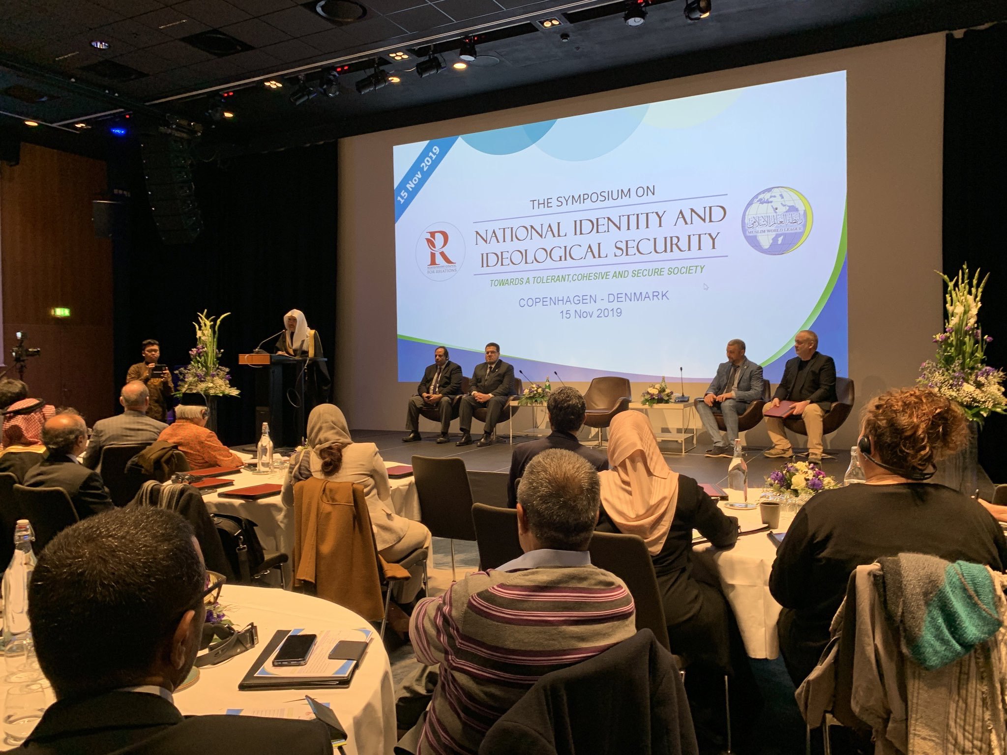 "Aujourd'hui, nous devons nous inspirer des valeurs de la Charte La Mecque. Nous appelons au respect de la culture nationale, sans porter préjudice à l'unité nationale propre à chaque pays." D.Mohammad Alissa à NIIS2019. LIM Danemark.