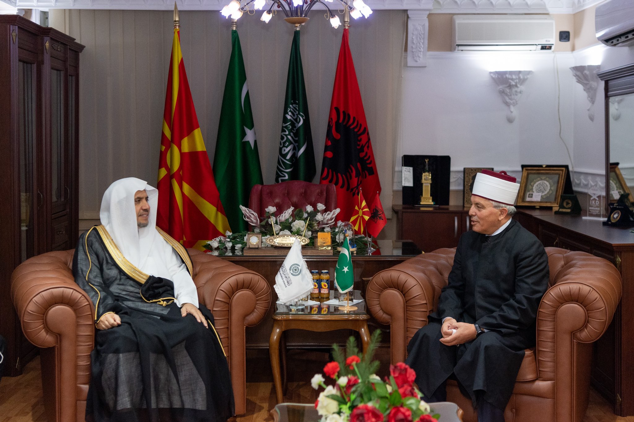 شیخ ڈاکٹر محمد العیسی نے شمالی مقدونیہ کے اسلامی مجلس کے مرکزی دفتر میں خطاب کیا