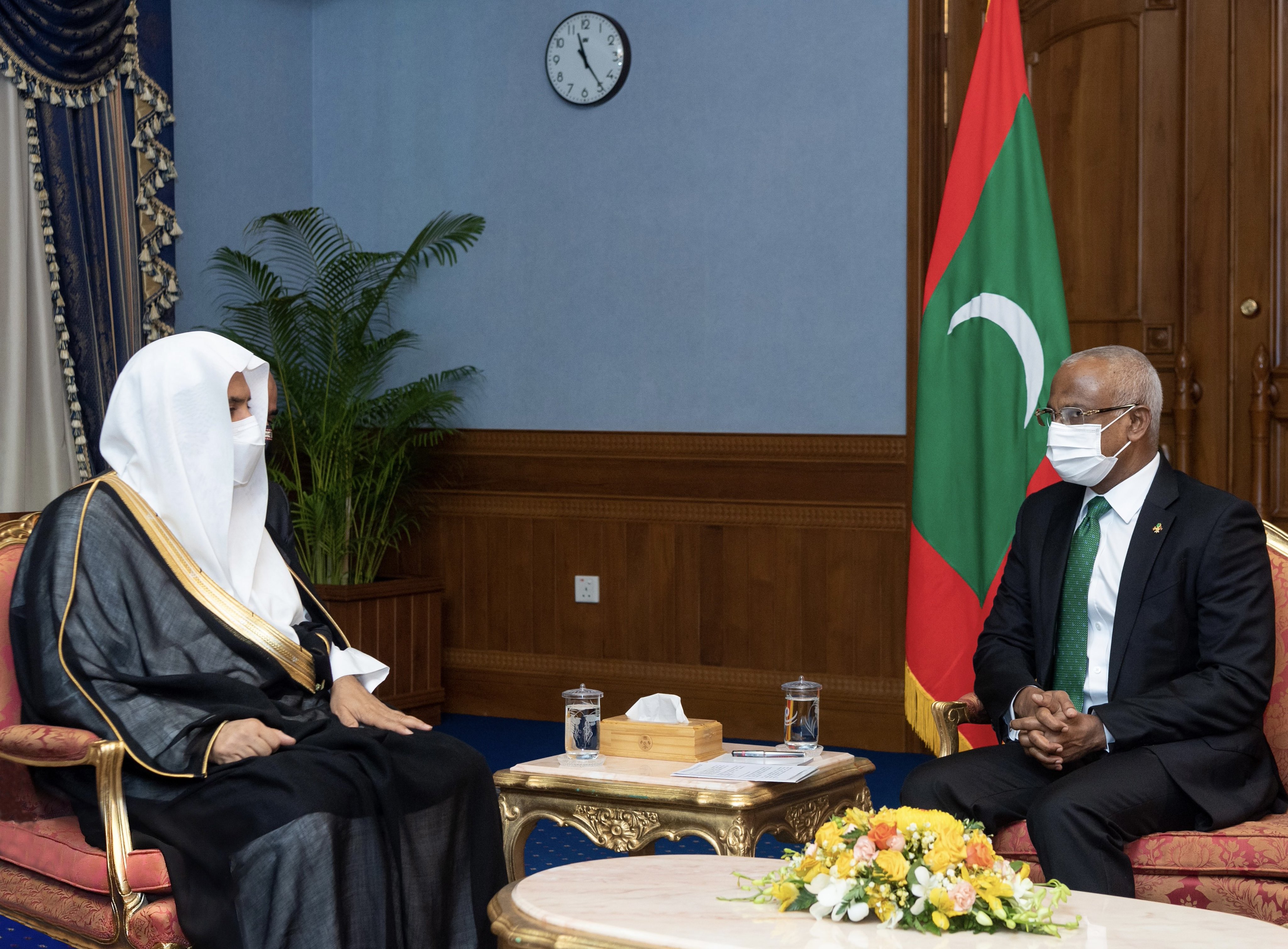 Presiden Republik Maladewa, Tuan Ibrahim Salih menerima Yang Mulia Syekh Dr.Mohammad Alissa di istana presiden di ibukota "Malé". Dalam pertemuan itu membahas sejumlah isu kepentingan bersama dan mengumumkan pembukaan kantor regional Liga di Maladewa atas keinginan Yang Mulia.