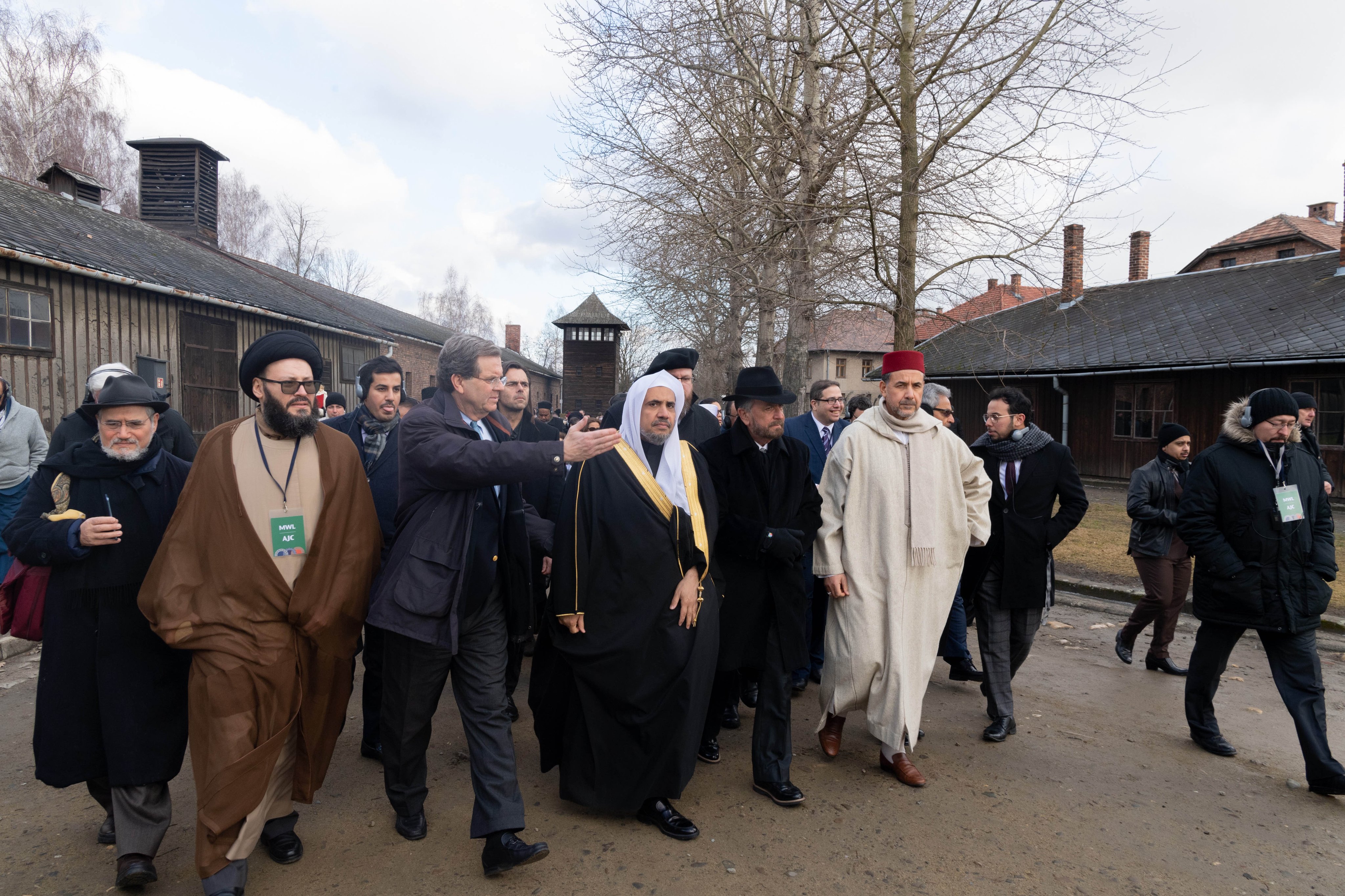 Pada Hari Peringatan Holokaus Internasional: Yang Mulia Syekh Dr.Mohammad Alissa memimpin delegasi ulama' besar islam pada Januari 2020M ke kamp pemusnahan di Auschwitz, untuk menunjukkan kepada dunia bahwa umat islam sangat mengkriminalisasi kekejaman yang mengerikan ini.