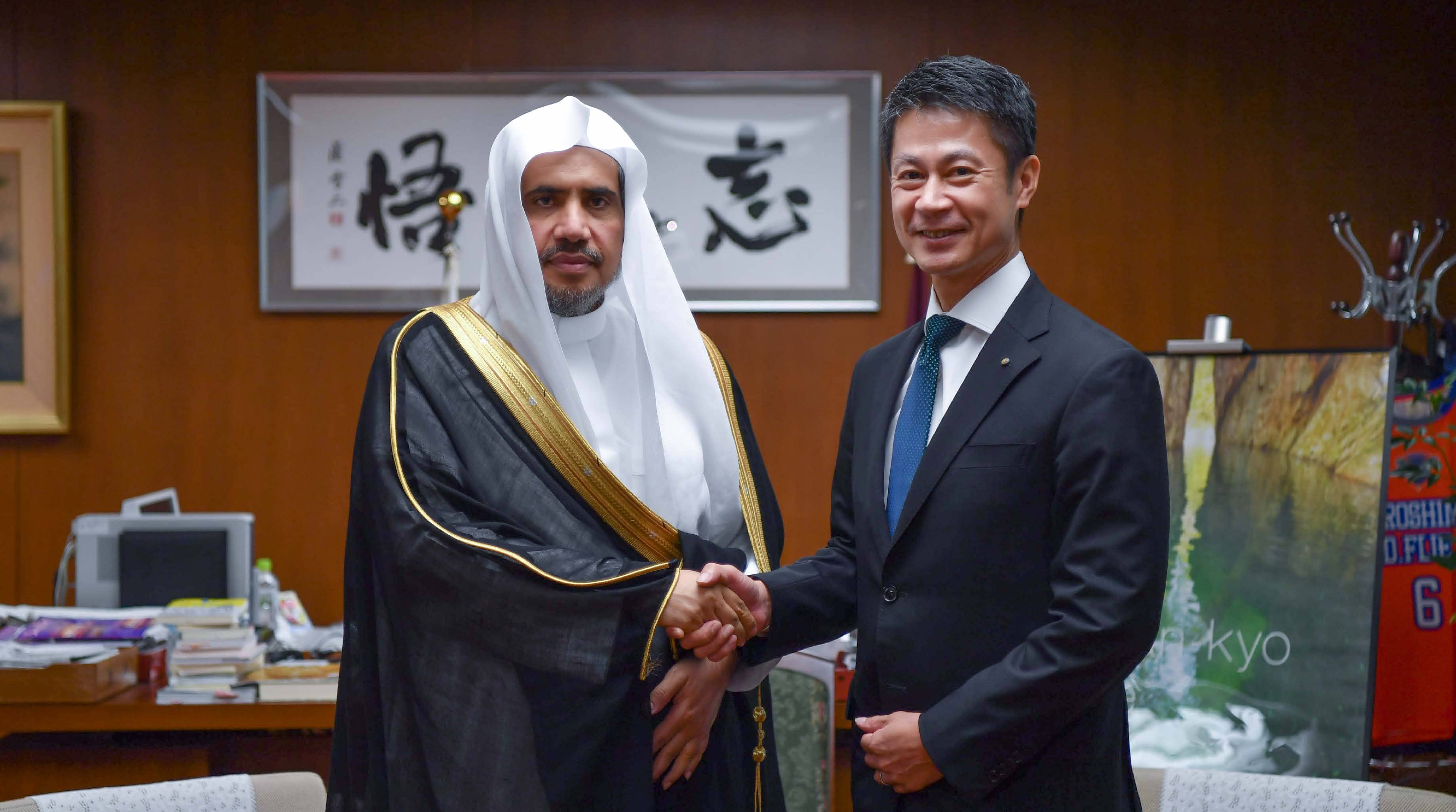محافظ منطقة هيروشيما هيدي ايه كو يوزاكي مرحباً بصاحب الفضيلة والمعالي الشيخ الدكتور محمد بن عبدالكريم العيسى